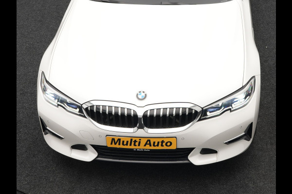 BMW 3-serie 330e Luxury Line Plug In Hybrid 293pk PHEV | Trekhaak af Fabriek | Lederen Memory Stoelen Verwarmd | Camera | Apple Carplay | Keyless | Virtual | Sfeerverlichting | DAB | Navi Full Map |