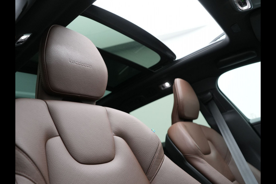Volvo V60 T8 Twin Engine AWD Inscription Plug In Hybrid PHEV | Trekhaak af Fabriek | Panodak | Adaptive Cruise | Head Up | Lederen Sportstoelen Memory | 360 Camera | BLIS | Virtual |
