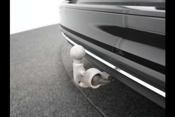 Volvo V60 T8 Twin Engine AWD Inscription Plug In Hybrid PHEV | Trekhaak af Fabriek | Panodak | Adaptive Cruise | Head Up | Lederen Sportstoelen Memory | 360 Camera | BLIS | Virtual |