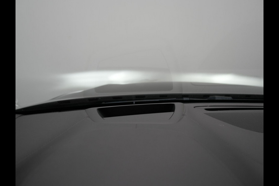 Volvo V60 T8 Twin Engine AWD Inscription Plug In Hybrid PHEV | Trekhaak af Fabriek | Panodak | Adaptive Cruise | Head Up | Lederen Sportstoelen Memory | 360 Camera | BLIS | Virtual |