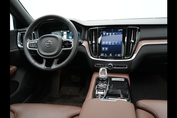 Volvo V60 T8 Twin Engine AWD Inscription Plug In Hybrid PHEV | Trekhaak af Fabriek | Panodak | Adaptive Cruise | Head Up | Lederen Sportstoelen Memory | 360 Camera | BLIS | Virtual |