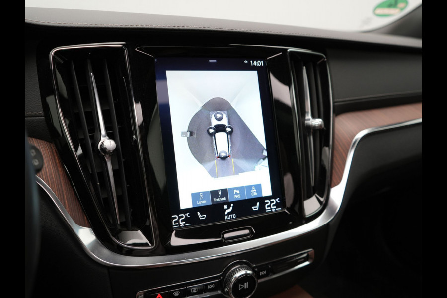 Volvo V60 T8 Twin Engine AWD Inscription Plug In Hybrid PHEV | Trekhaak af Fabriek | Panodak | Adaptive Cruise | Head Up | Lederen Sportstoelen Memory | 360 Camera | BLIS | Virtual |