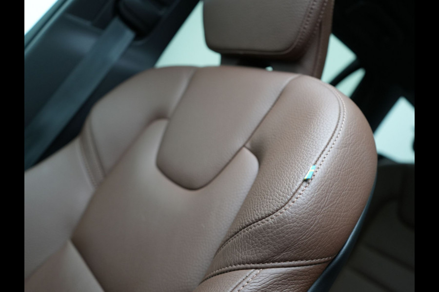 Volvo V60 T8 Twin Engine AWD Inscription Plug In Hybrid PHEV | Trekhaak af Fabriek | Panodak | Adaptive Cruise | Head Up | Lederen Sportstoelen Memory | 360 Camera | BLIS | Virtual |
