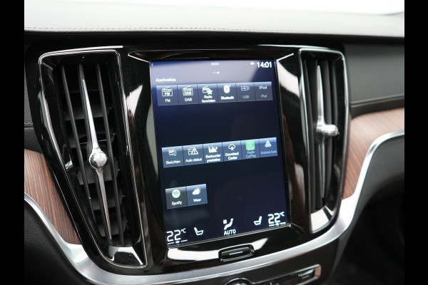Volvo V60 T8 Twin Engine AWD Inscription Plug In Hybrid PHEV | Trekhaak af Fabriek | Panodak | Adaptive Cruise | Head Up | Lederen Sportstoelen Memory | 360 Camera | BLIS | Virtual |