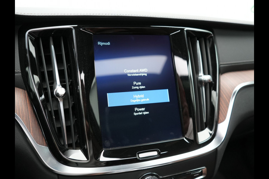 Volvo V60 T8 Twin Engine AWD Inscription Plug In Hybrid PHEV | Trekhaak af Fabriek | Panodak | Adaptive Cruise | Head Up | Lederen Sportstoelen Memory | 360 Camera | BLIS | Virtual |