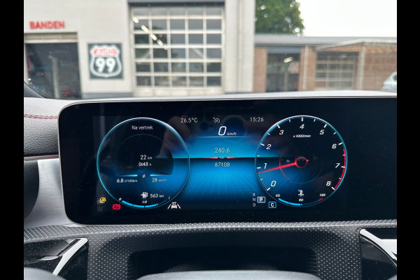 Mercedes-Benz CLA-Klasse 180 Business Solution AMG SFEER / BURMESTER / STOELVERWARMING