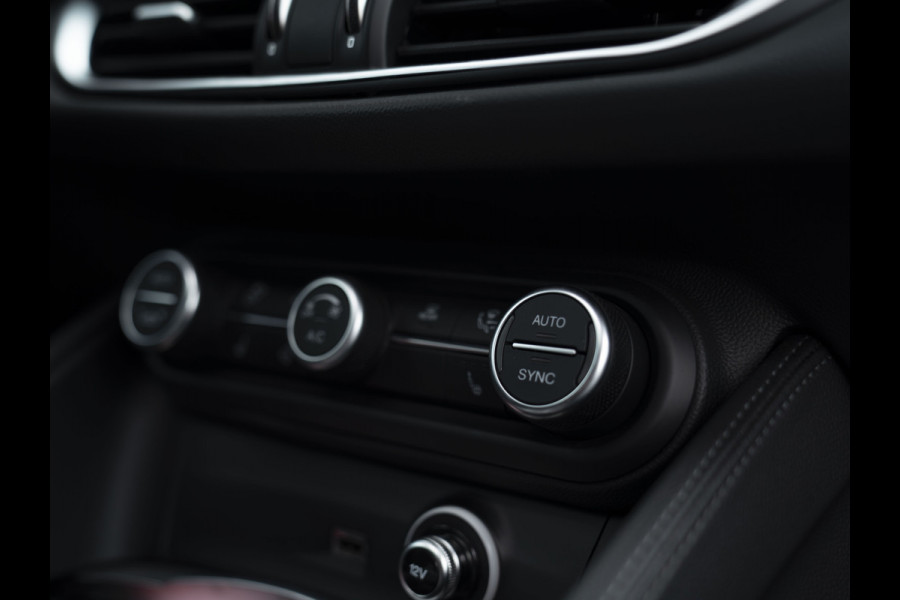 Alfa Romeo Stelvio 2.0T GME AWD Veloce 280pk | Pano-dak | Harman/Kardon | Adapt. cruise