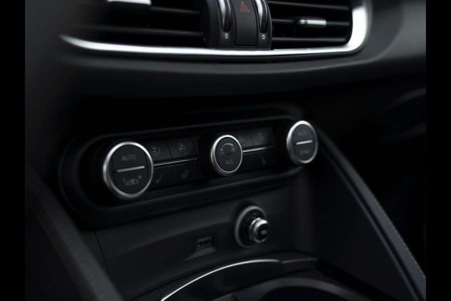 Alfa Romeo Stelvio 2.0T GME AWD Veloce 280pk | Pano-dak | Harman/Kardon | Adapt. cruise