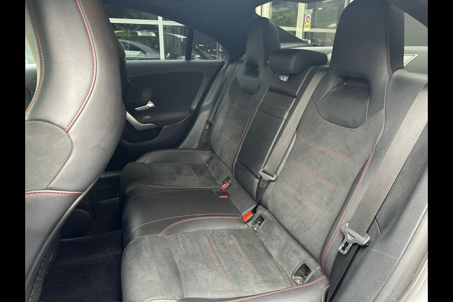 Mercedes-Benz CLA-Klasse 180 Business Solution AMG SFEER / BURMESTER / STOELVERWARMING