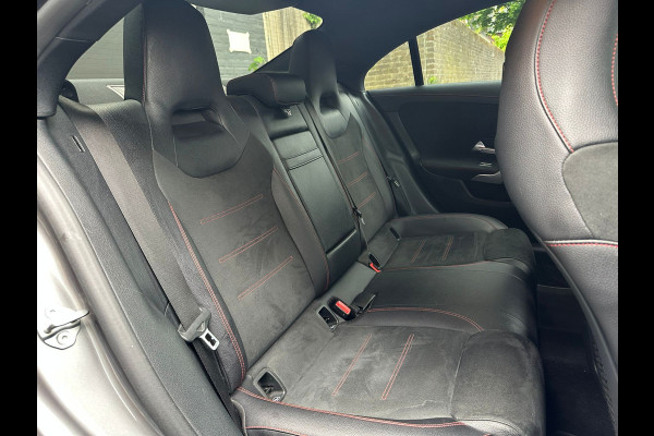 Mercedes-Benz CLA-Klasse 180 Business Solution AMG SFEER / BURMESTER / STOELVERWARMING