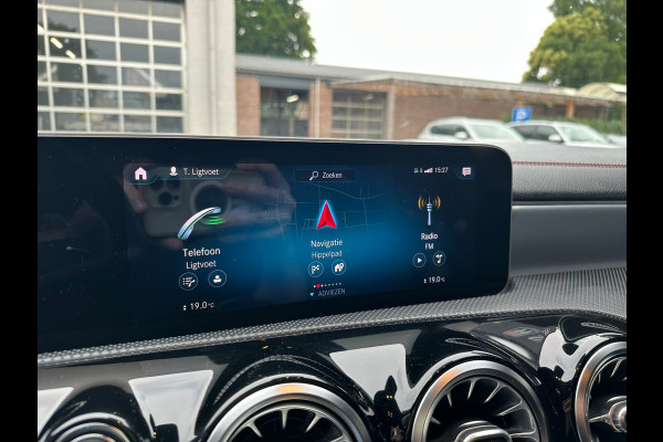 Mercedes-Benz CLA-Klasse 180 Business Solution AMG SFEER / BURMESTER / STOELVERWARMING