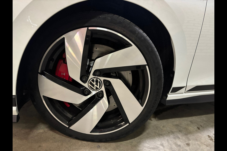 Volkswagen Golf 2.0 TSI GTI CLUBSPORT 300pk panorama