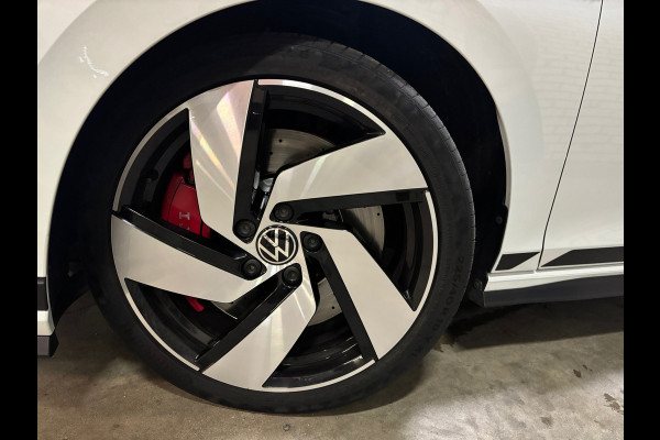 Volkswagen Golf 2.0 TSI GTI CLUBSPORT 300pk panorama