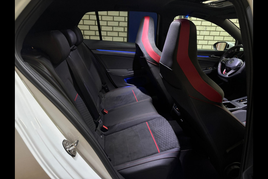 Volkswagen Golf 2.0 TSI GTI CLUBSPORT 300pk panorama