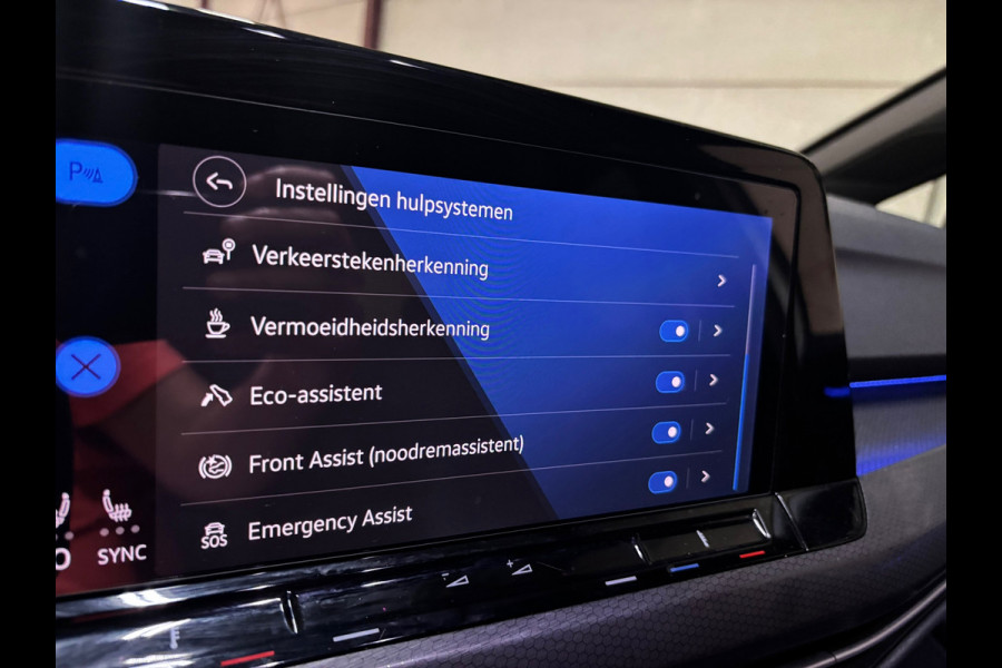 Volkswagen Golf 2.0 TSI GTI CLUBSPORT 300pk panorama