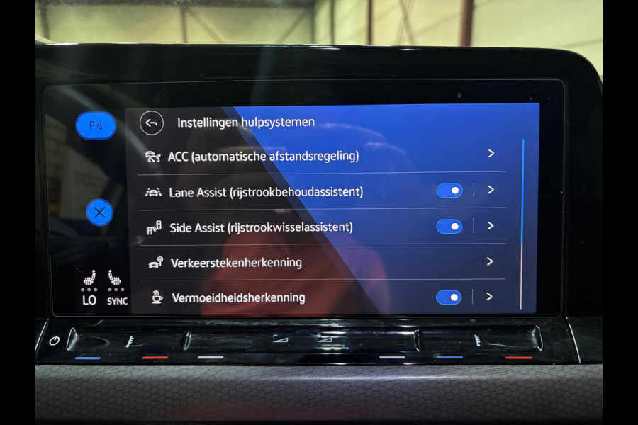 Volkswagen Golf 2.0 TSI GTI CLUBSPORT 300pk panorama