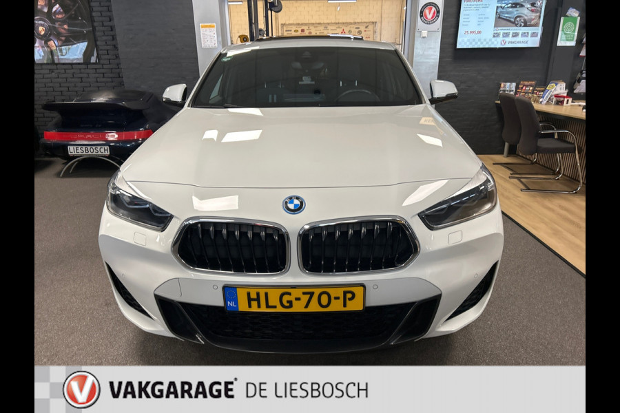 BMW X2 XDrive25e High Executive M-sport / camera / stoelverwarming / Head-up / panorama-dak