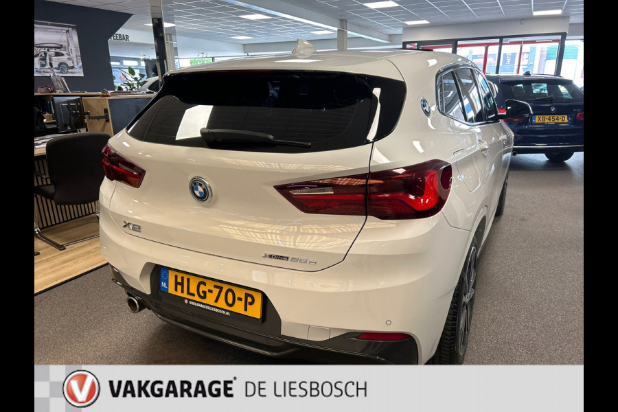 BMW X2 XDrive25e High Executive M-sport / camera / stoelverwarming / Head-up / panorama-dak