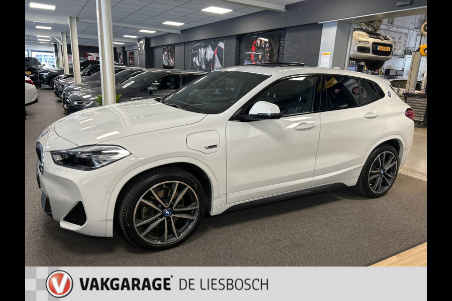 BMW X2 XDrive25e High Executive M-sport / camera / stoelverwarming / Head-up / panorama-dak