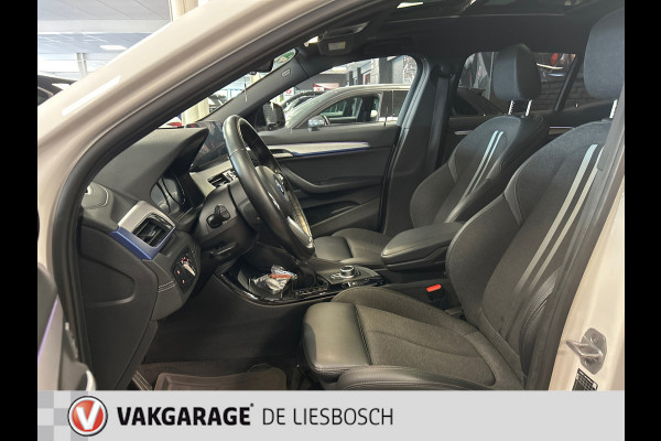 BMW X2 XDrive25e High Executive M-sport / camera / stoelverwarming / Head-up / panorama-dak