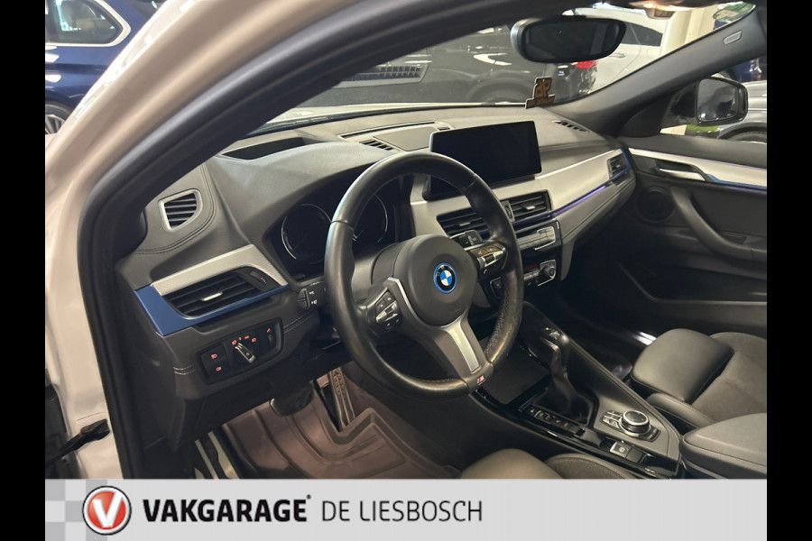BMW X2 XDrive25e High Executive M-sport / camera / stoelverwarming / Head-up / panorama-dak