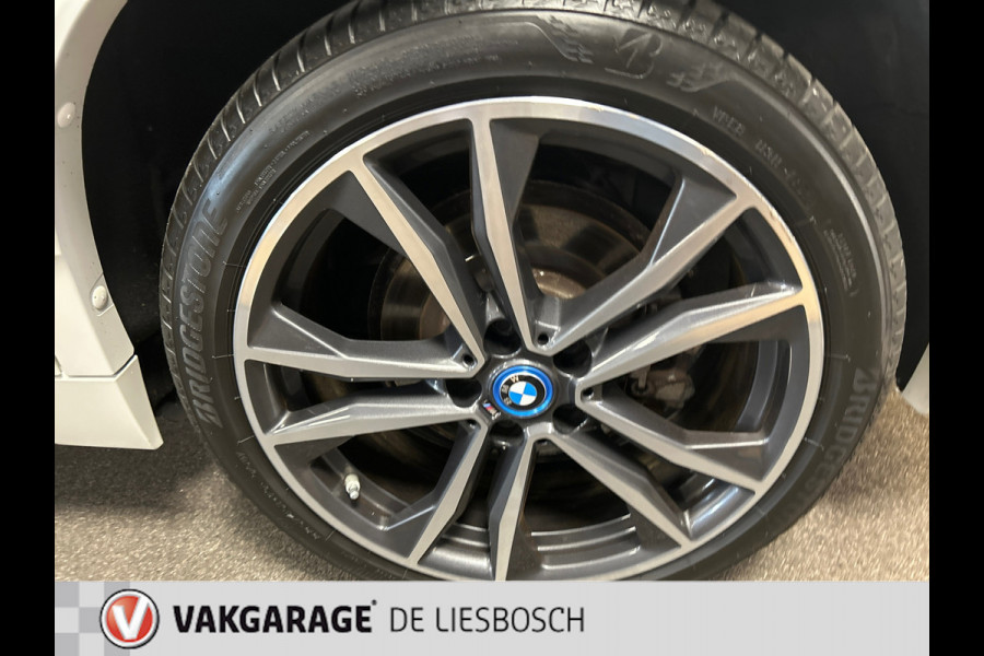 BMW X2 XDrive25e High Executive M-sport / camera / stoelverwarming / Head-up / panorama-dak