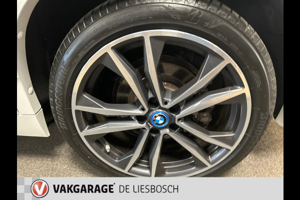 BMW X2 XDrive25e High Executive M-sport / camera / stoelverwarming / Head-up / panorama-dak