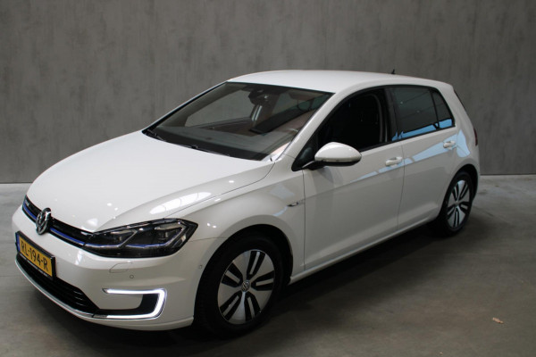 Volkswagen e-Golf E-Golf Camera/Cruise/All season banden Prijs is rijklaar incl bovag garantie