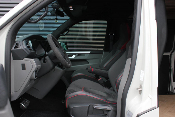 Volkswagen Transporter 2.0 TDI L1H1 150PK DSG JB- EDITION / ACTIVE DISPLAY / PDC / SCHROEFSET / PDC / DIRECT RIJDEN / GTI SEATS