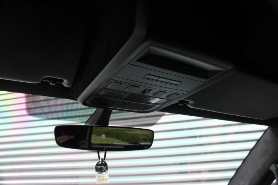 Volkswagen Transporter 2.0 TDI L1H1 150PK DSG JB- EDITION / ACTIVE DISPLAY / PDC / SCHROEFSET / PDC / DIRECT RIJDEN / GTI SEATS