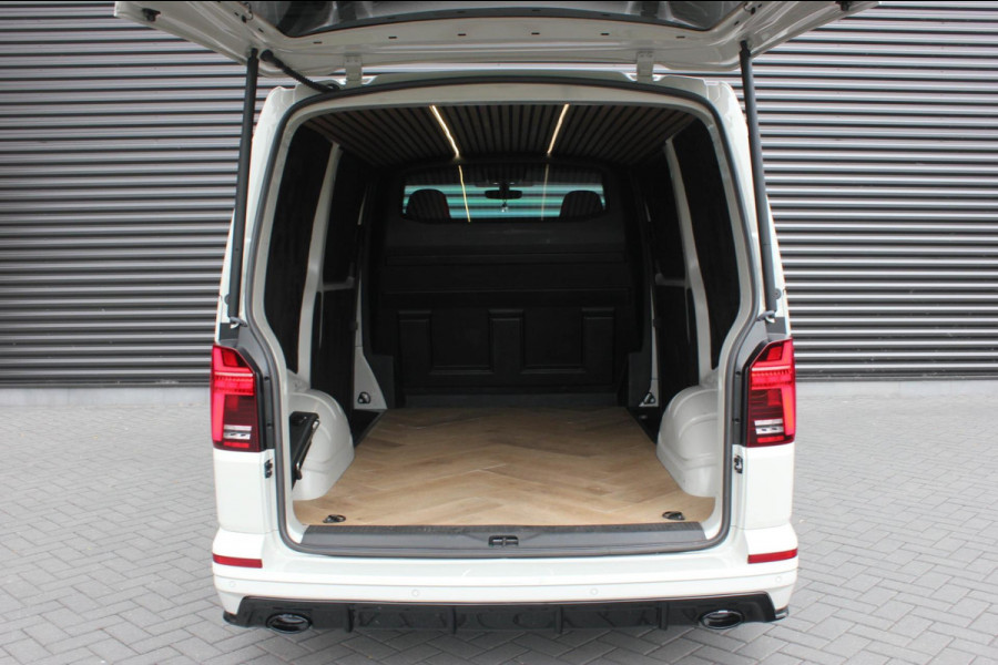 Volkswagen Transporter 2.0 TDI L1H1 150PK DSG JB- EDITION / ACTIVE DISPLAY / PDC / SCHROEFSET / PDC / DIRECT RIJDEN / GTI SEATS