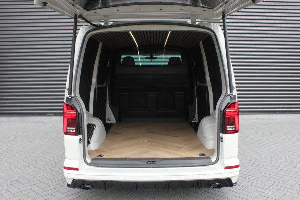 Volkswagen Transporter 2.0 TDI L1H1 150PK DSG JB- EDITION / ACTIVE DISPLAY / PDC / SCHROEFSET / PDC / DIRECT RIJDEN / GTI SEATS