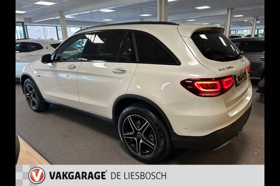 Mercedes-Benz GLC 300e 4MATIC Premium Plus AMG / pano / leer / memory / camera / elec klep