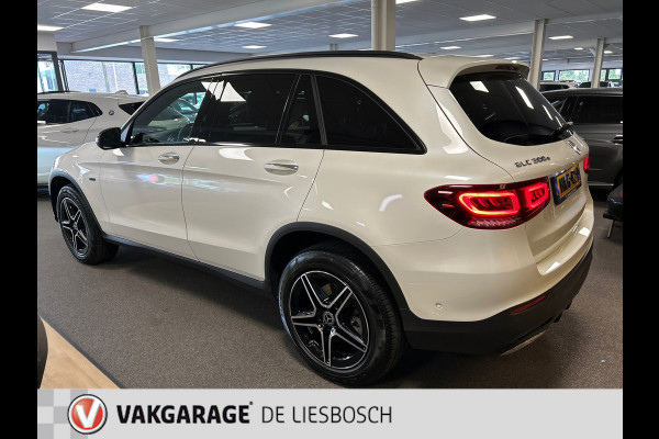 Mercedes-Benz GLC 300e 4MATIC Premium Plus AMG / pano / leer / memory / camera / elec klep