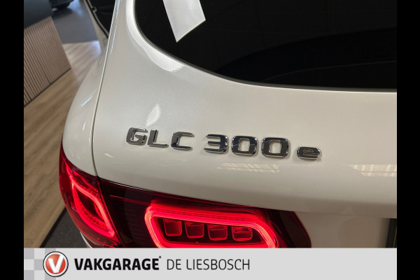 Mercedes-Benz GLC 300e 4MATIC Premium Plus AMG / pano / leer / memory / camera / elec klep