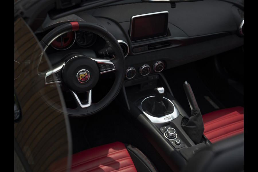 Abarth 124 Spider 1.4T 170pk | Handbak | Bose | 1e eigenaar | NL-auto