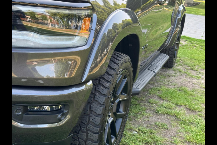 Dodge Ram Pick Up 1500 5.7 V8 Laramie WIDEBODY PANO 22 INCH Incl. lpg, deksel en widebody ALL IN PRIJS!!!