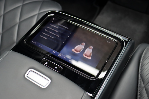 Mercedes-Benz S-Klasse 580 e 4MATIC Lang AMG Line | Airmatic | Achterasbesturing | Distronic+ | Massage | Burmester | Zonweringspakket | Stoelverwarming/-ventilatie | 3D-Display | Digital Light |