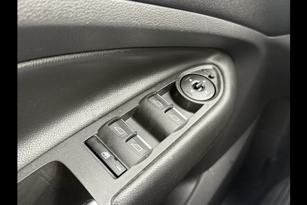Ford Kuga 1.5 EcoBoost ST Line Navi,Camera,Trekhaak,Clima,Halfleder,Pdc V+A,120pk,Lm velgen,6 Bak,Apk tot 06-2026