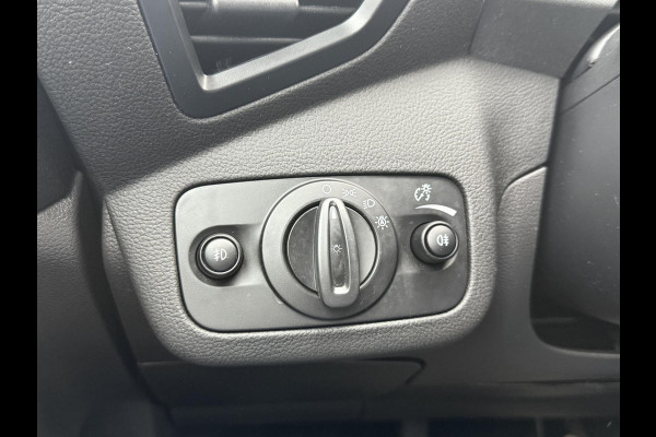 Ford Kuga 1.5 EcoBoost ST Line Navi,Camera,Trekhaak,Clima,Halfleder,Pdc V+A,120pk,Lm velgen,6 Bak,Apk tot 06-2026