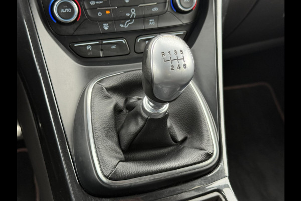 Ford Kuga 1.5 EcoBoost ST Line Navi,Camera,Trekhaak,Clima,Halfleder,Pdc V+A,120pk,Lm velgen,6 Bak,Apk tot 06-2026