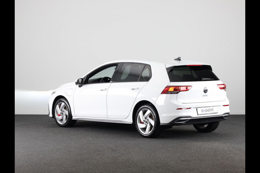 Volkswagen Golf 1.4 eHybrid GTE 245 pk Automaat (DSG) | Navigatie | Parkeersensoren | Adaptieve cruise control | Autom. airco (3 zones) | Stoelverwarming |