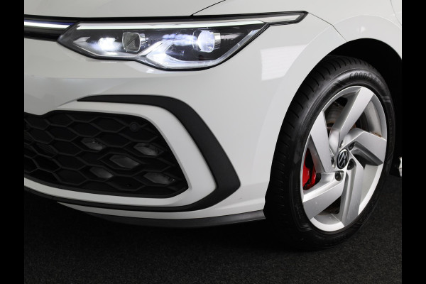 Volkswagen Golf 1.4 eHybrid GTE 245 pk Automaat (DSG) | Navigatie | Parkeersensoren | Adaptieve cruise control | Autom. airco (3 zones) | Stoelverwarming |