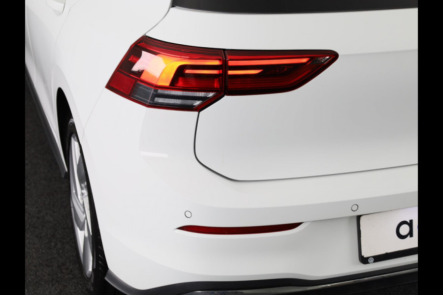 Volkswagen Golf 1.4 eHybrid GTE 245 pk Automaat (DSG) | Navigatie | Parkeersensoren | Adaptieve cruise control | Autom. airco (3 zones) | Stoelverwarming |
