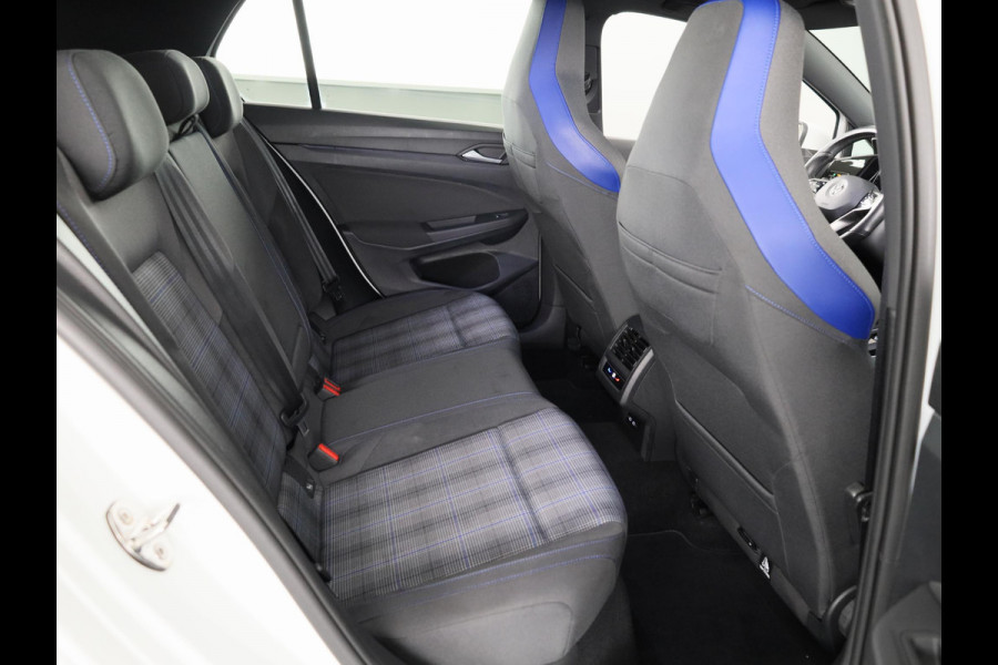 Volkswagen Golf 1.4 eHybrid GTE 245 pk Automaat (DSG) | Navigatie | Parkeersensoren | Adaptieve cruise control | Autom. airco (3 zones) | Stoelverwarming |