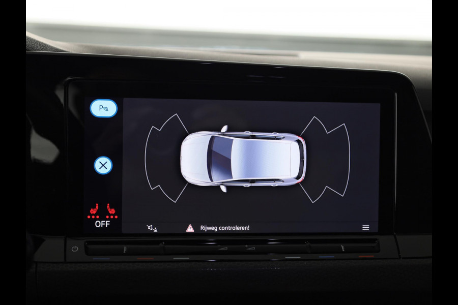 Volkswagen Golf 1.4 eHybrid GTE 245 pk Automaat (DSG) | Navigatie | Parkeersensoren | Adaptieve cruise control | Autom. airco (3 zones) | Stoelverwarming |