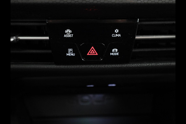 Volkswagen Golf 1.4 eHybrid GTE 245 pk Automaat (DSG) | Navigatie | Parkeersensoren | Adaptieve cruise control | Autom. airco (3 zones) | Stoelverwarming |