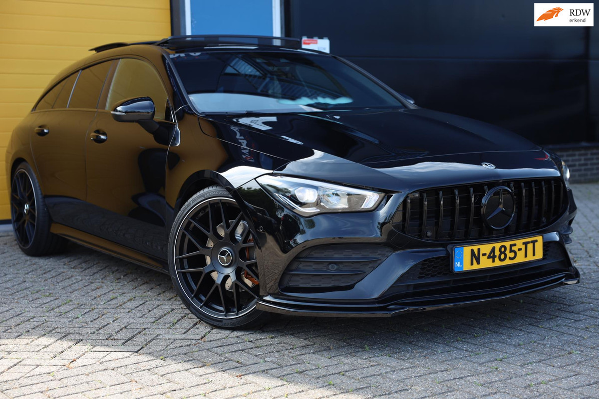Mercedes-Benz CLA-Klasse Shooting Brake 200 AMG 45 Look / AUT / Navi / Ecc / Lane Assist / Cruise Control / Open Pano / 20 Inch Mercedes-Benz CLA-Klasse Shooting Brake 200 AMG 45 Look / AUT / Navi / Ecc / Lane Assist / Cruise Control / Open Pano / 20 Inch