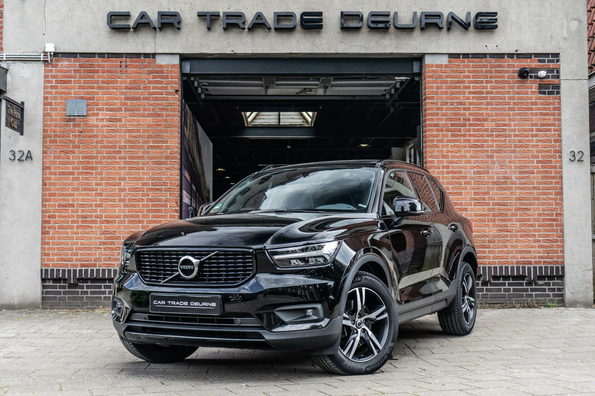 Volvo XC40 2.0 T4 R-Design Pano / Camera / ACC Volvo XC40 2.0 T4 R-Design Pano / Camera / ACC