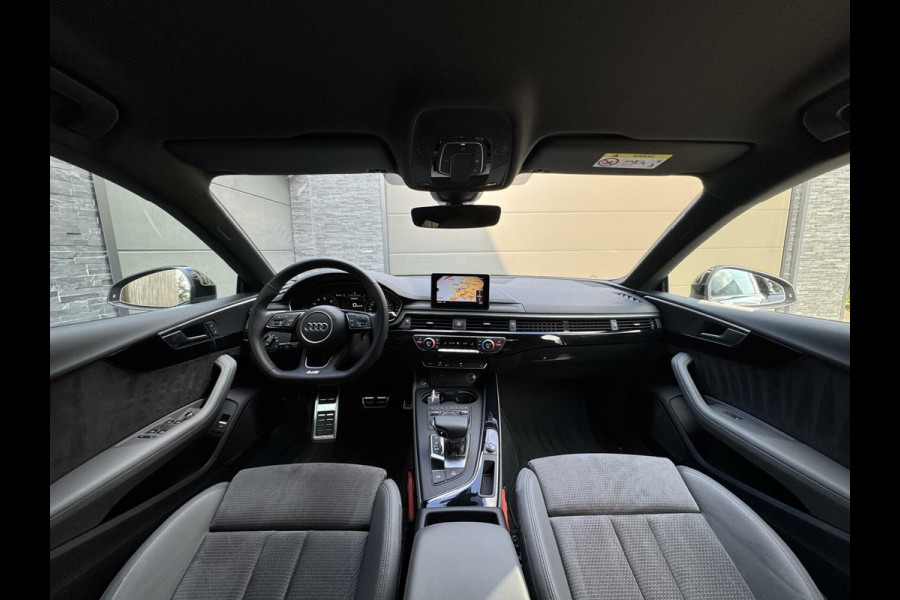 Audi A5 Sportback 35 TFSI S-line black edition Automaat | Navigatiesysteem | Bang&Olufsen audio | Leer/alcantara grijs | Adaptieve cruis